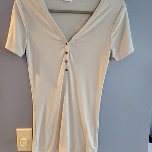 Amalli Talli v-neck tee,  tall M